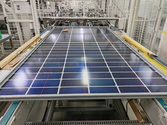 Un bon prix. Cadre en acier de panneau solaire personnalisé avec acier résistant pour une compatibilité universelle en ligne