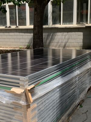 Un bon prix. Cadres en acier pour panneaux photovoltaïques à installation facile, conceptions personnalisées assurant et systèmes de support pour panneaux solaires dans divers environnements en ligne