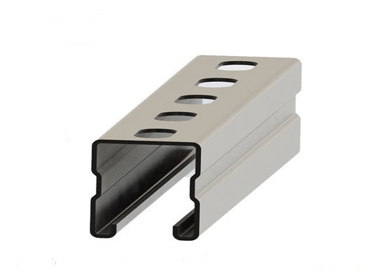 Un bon prix. Profilé en u galvanisé perforé par HDG, la Manche formée à froid de structure de support de picovolte en ligne