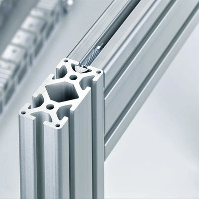 Un bon prix. 2560mm 3405mm 4200mm ont anodisé le rail encoché en aluminium en ligne