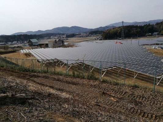 Un bon prix. Structure solaire galvanisée d'au sol de Q235B Q345B de support de parenthèse solaire moulue solaire de système en ligne