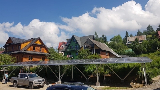 Un bon prix. La terre vue a monté les systèmes solaires de picovolte anodisés pour la parenthèse solaire de parking d'emballage de voiture en ligne