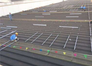 Un bon prix. Parenthèse faite sur commande de fabrication de panneau solaire de toit de support de parenthèse réglable de systèmes en ligne