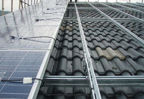 Un bon prix. Systèmes lancés bon Apperance de support de toit de panneau solaire de toit en ligne