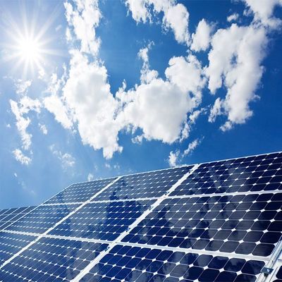 Un bon prix. l'au sol de terrain découvert de la vitesse du vent 60m/S a monté les systèmes solaires de picovolte en ligne