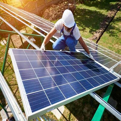 Un bon prix. Structure Q235 solaire montée au sol en acier anodisée en ligne
