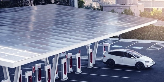 Un bon prix. Dipped chaud a galvanisé l'acier inoxydable picovolte solaire montant la parenthèse solaire de parking d'énergie solaire de systèmes en ligne
