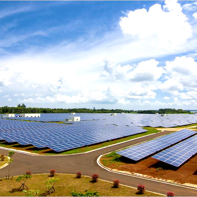 Un bon prix. Système de montage de panneaux solaires en aluminium pour toit ou sol en ligne